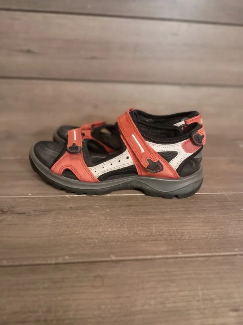 Ecco Yucatan Off Road Women Hiking Shoes Size 8 Receptor Technology Red Grey